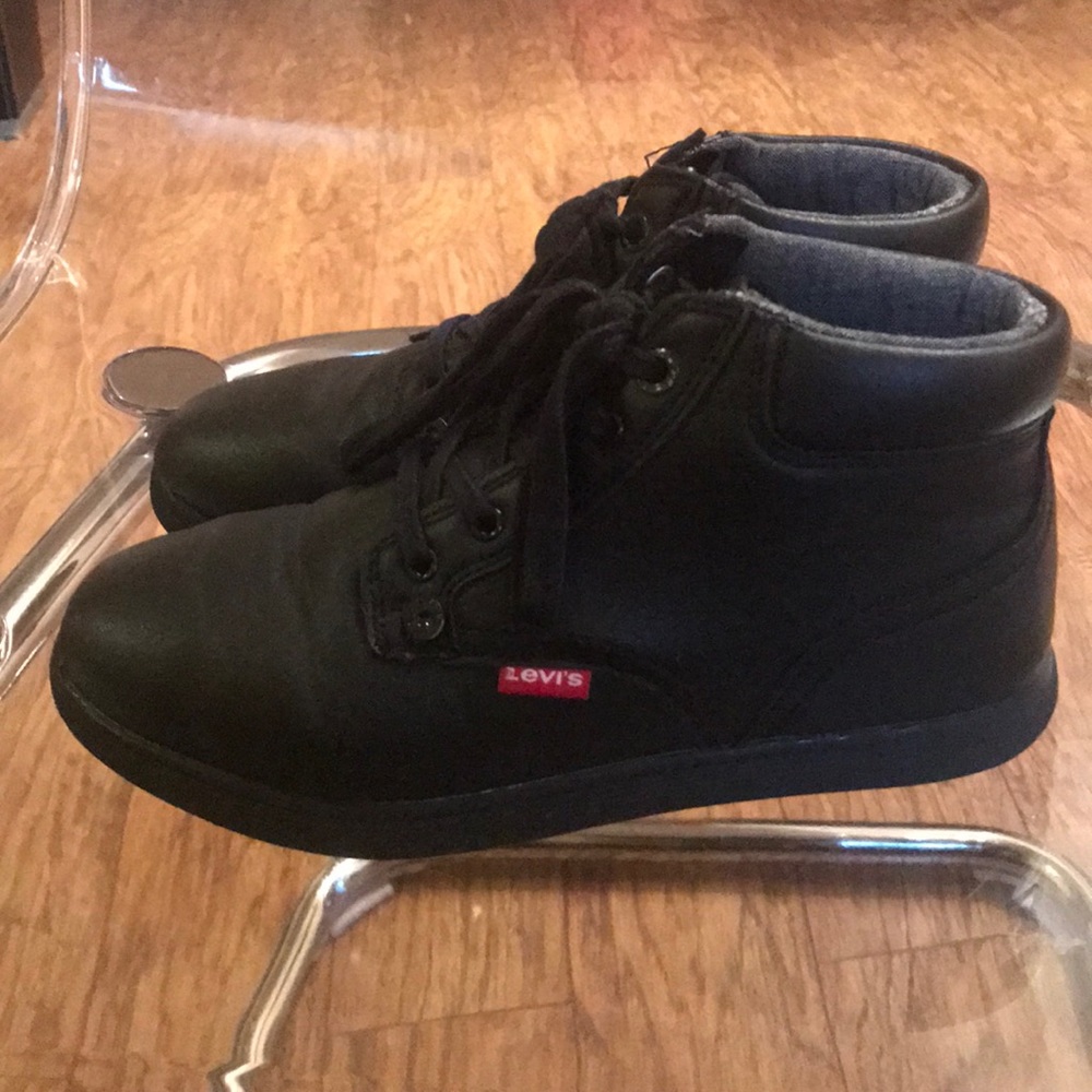 Levi’s Boots - Picture 2 of 3